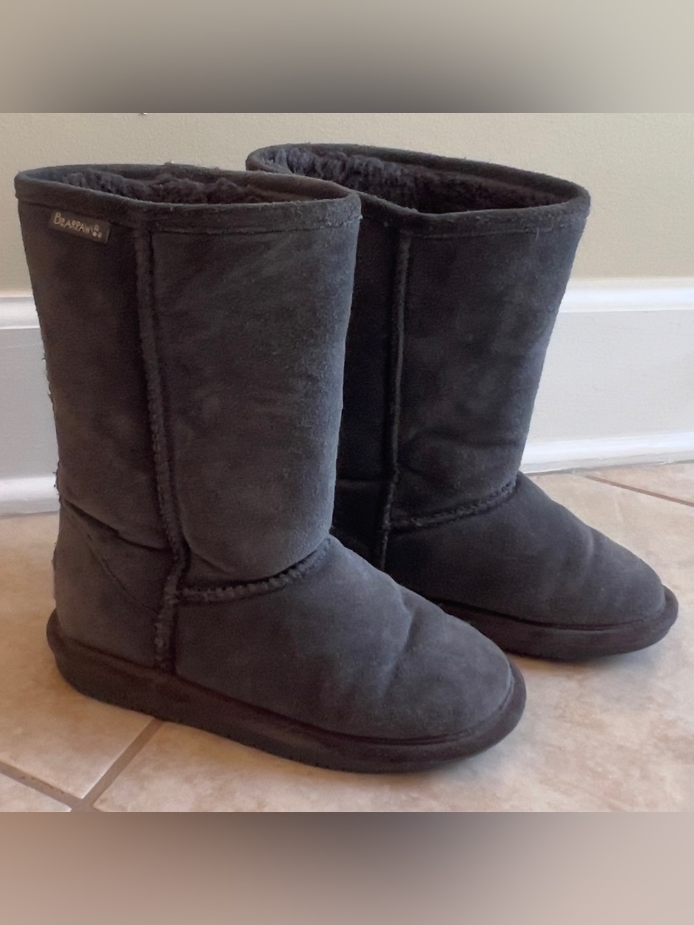 UNISEX Bearpaw Youth Size 1 Gray Cow Suede Sheepskin Winter Boots
